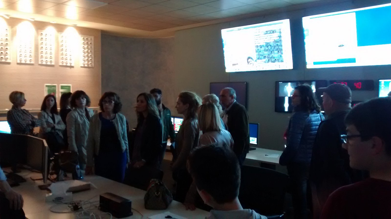 Visiting the Virgo control room during the GOLD event at EGO (May 2015)