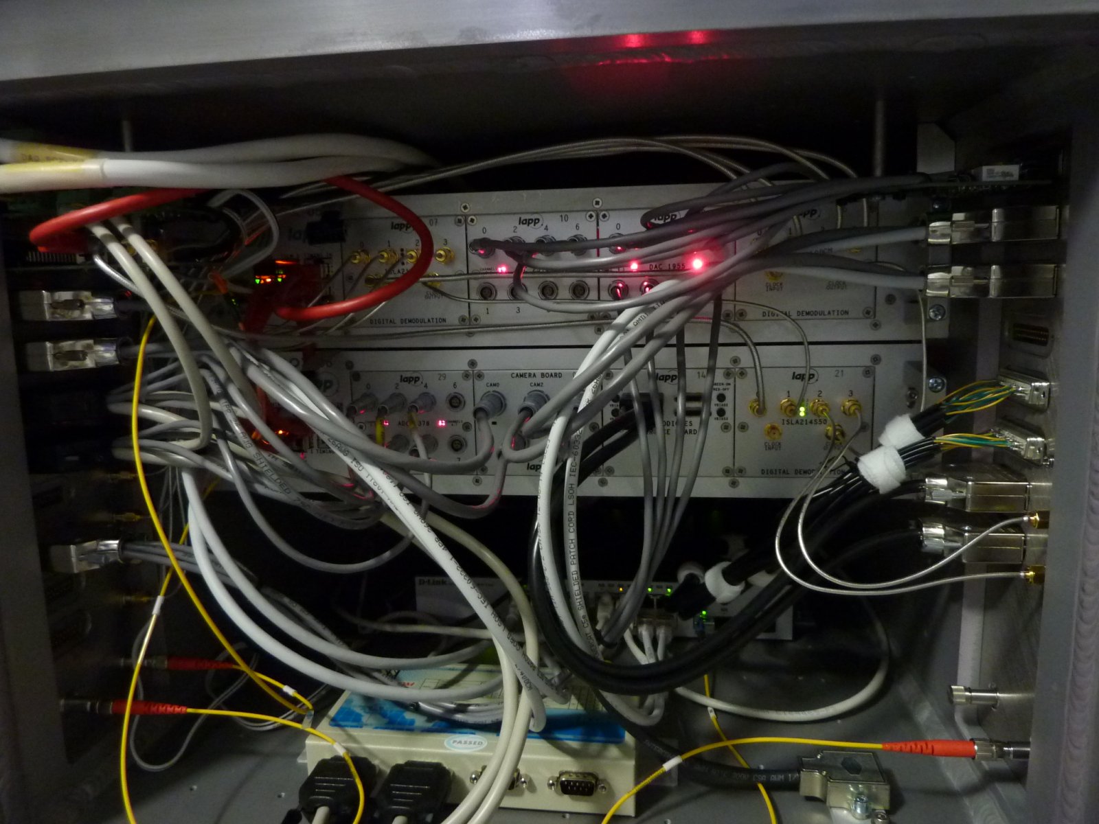Electronics inside a "minitower" bench