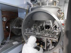 One Advanced Virgo optical bench inserted into its vacuum tank (July 2015)